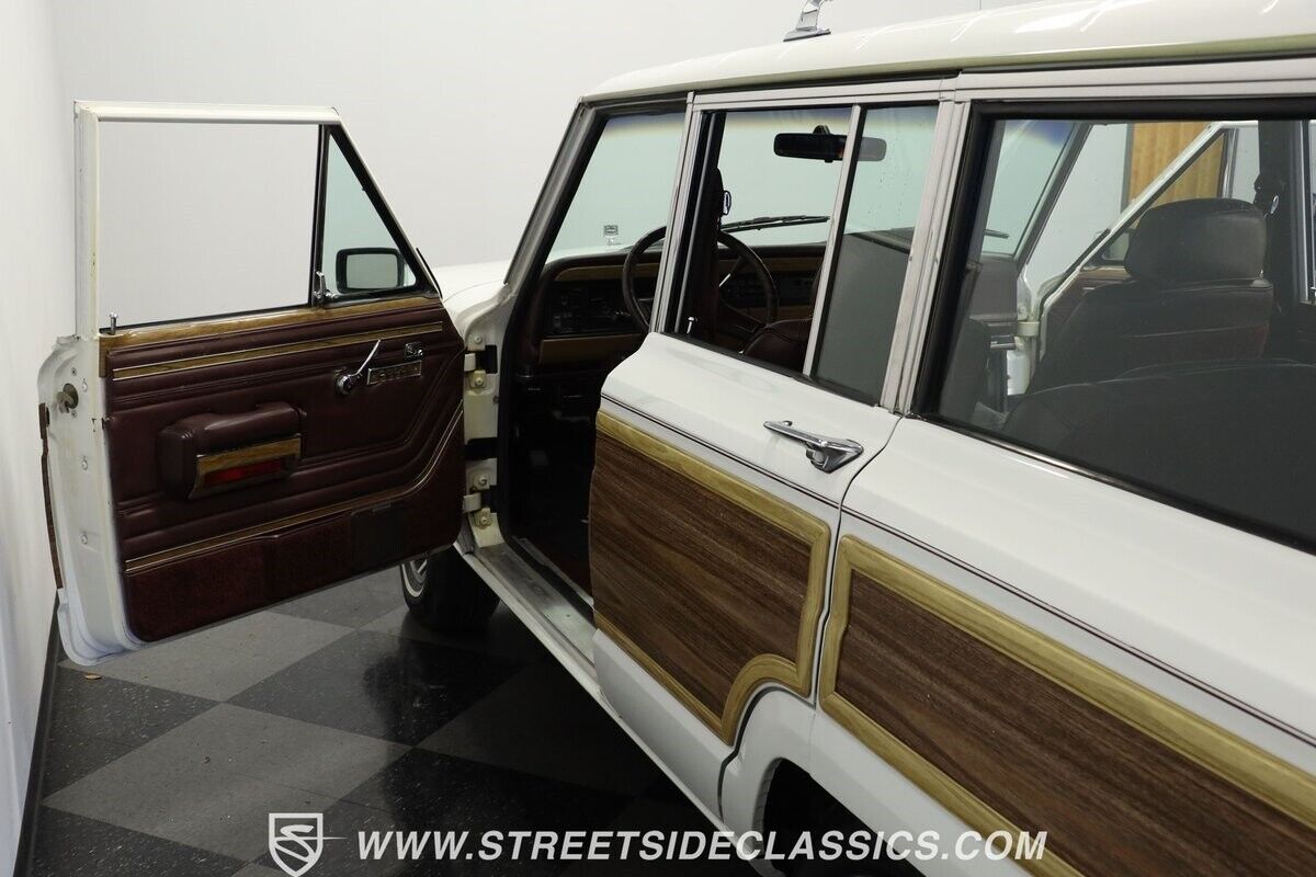 Jeep-Wagoneer-1988-White-Burgundy-96773-33