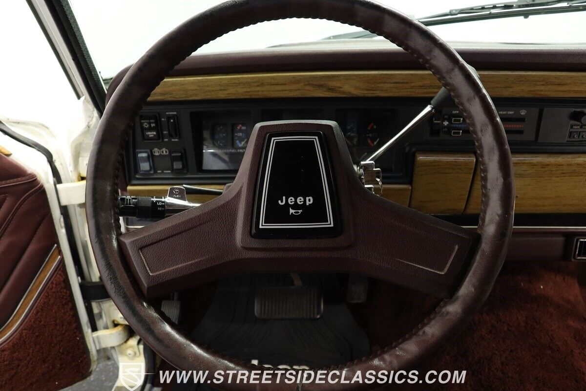 Jeep-Wagoneer-1988-White-Burgundy-96773-36