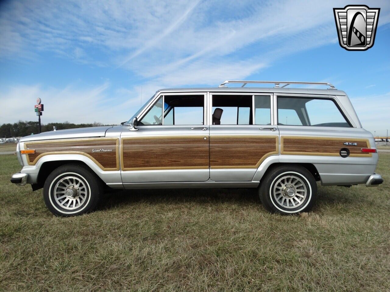 Jeep-Wagoneer-1989-Silver-Burgandy-199301-4