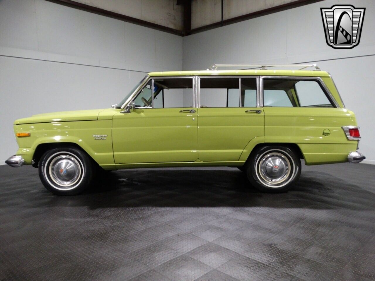 Jeep-Wagoneer-Cabriolet-1975-Green-Parchment-27735-4