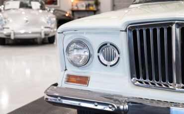 Jeep-Wagoneer-SUV-1965-White-Green-61256-10