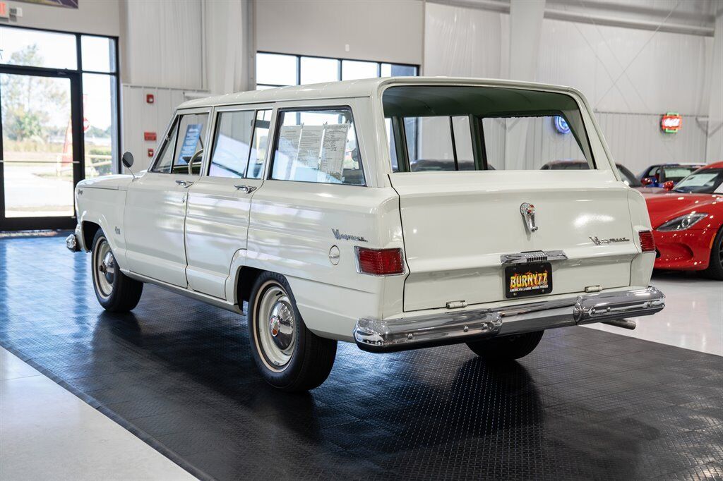 Jeep-Wagoneer-SUV-1965-White-Green-61256-2