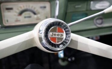 Jeep-Wagoneer-SUV-1965-White-Green-61256-33