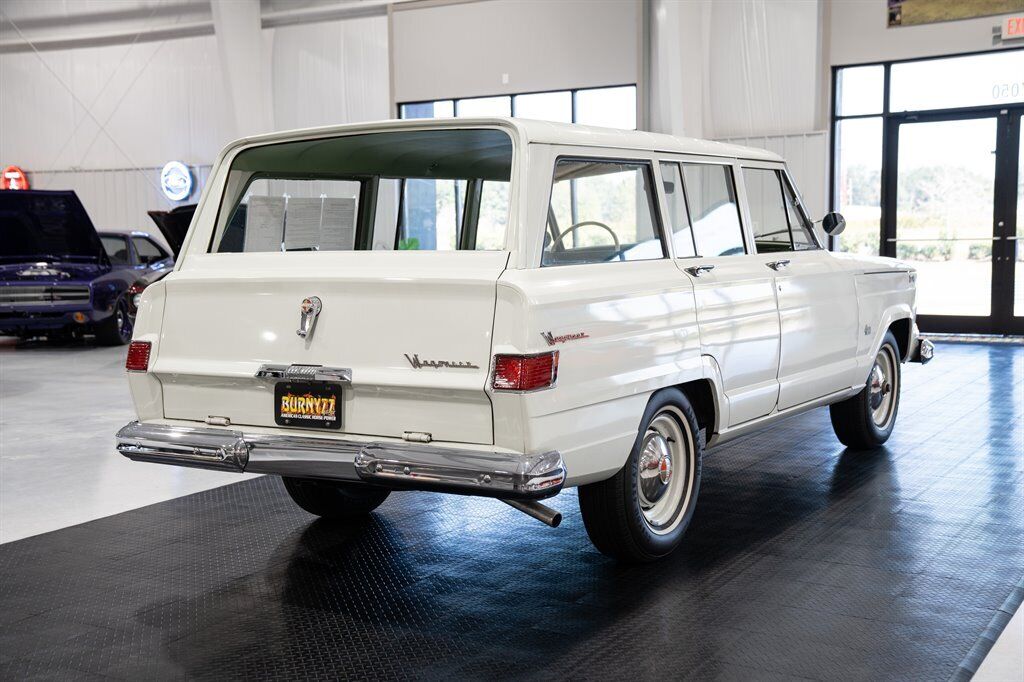 Jeep-Wagoneer-SUV-1965-White-Green-61256-4