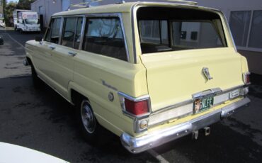 Jeep-Wagoneer-SUV-1966-Beige-Black-99999-3