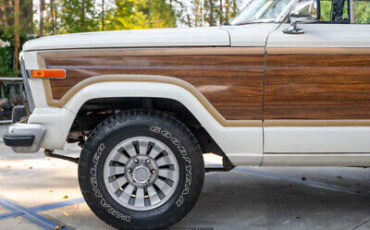 Jeep-Wagoneer-SUV-1984-White-Brown-404938-3