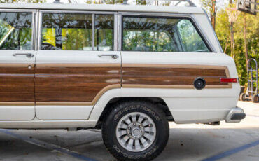 Jeep-Wagoneer-SUV-1984-White-Brown-404938-4