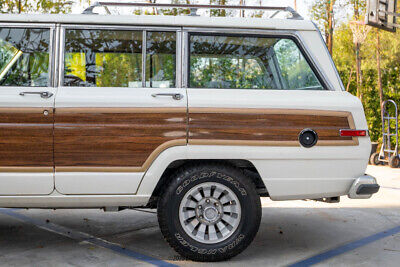 Jeep-Wagoneer-SUV-1984-White-Brown-404938-4