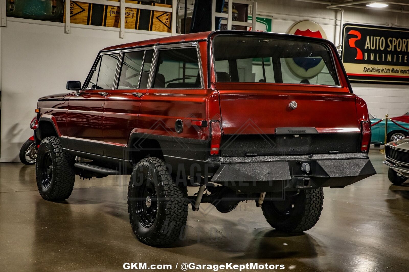 Jeep-Wagoneer-SUV-1985-Burgundy-Brown-2652-11