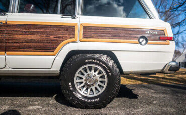 Jeep-Wagoneer-SUV-1990-White-Burgundy-198429-4