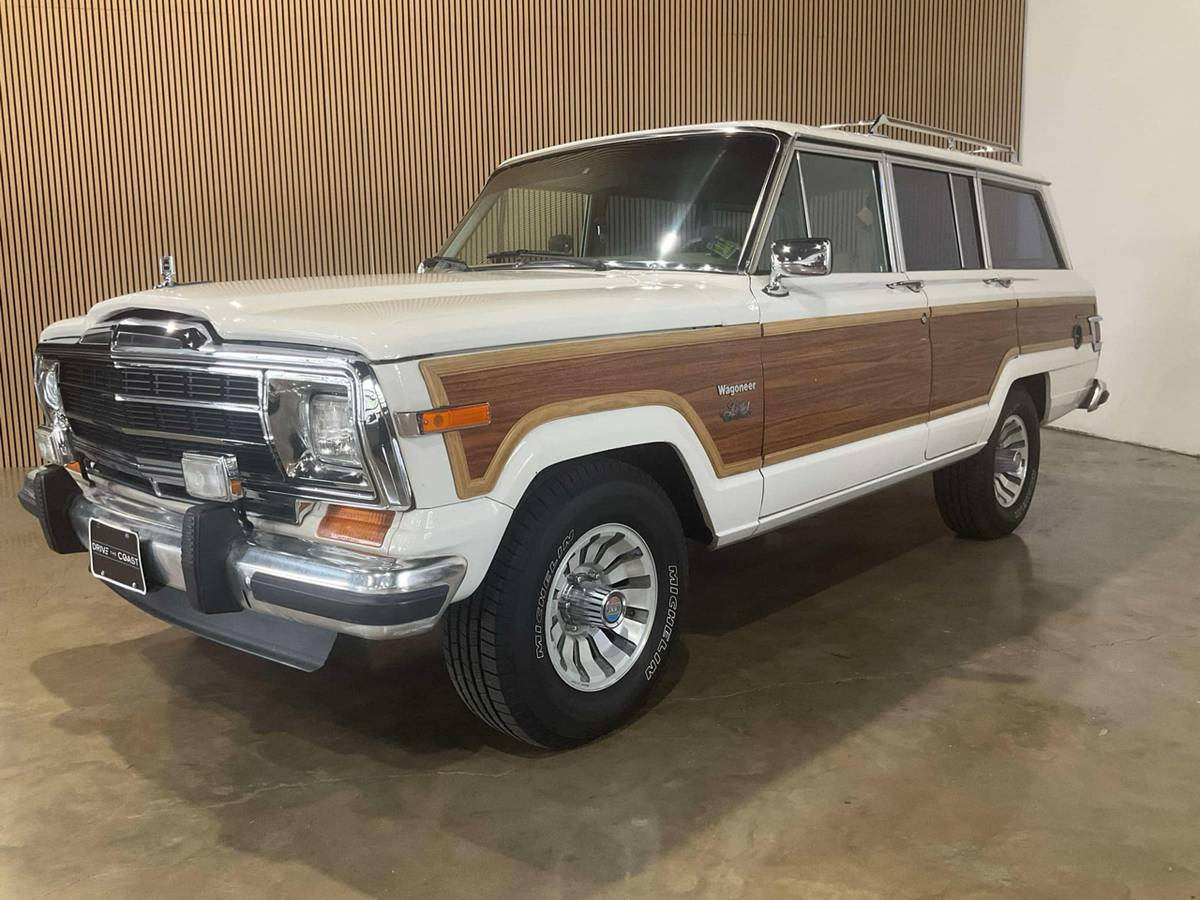 Jeep-Wagoneer-limited-1983-white-114263-3