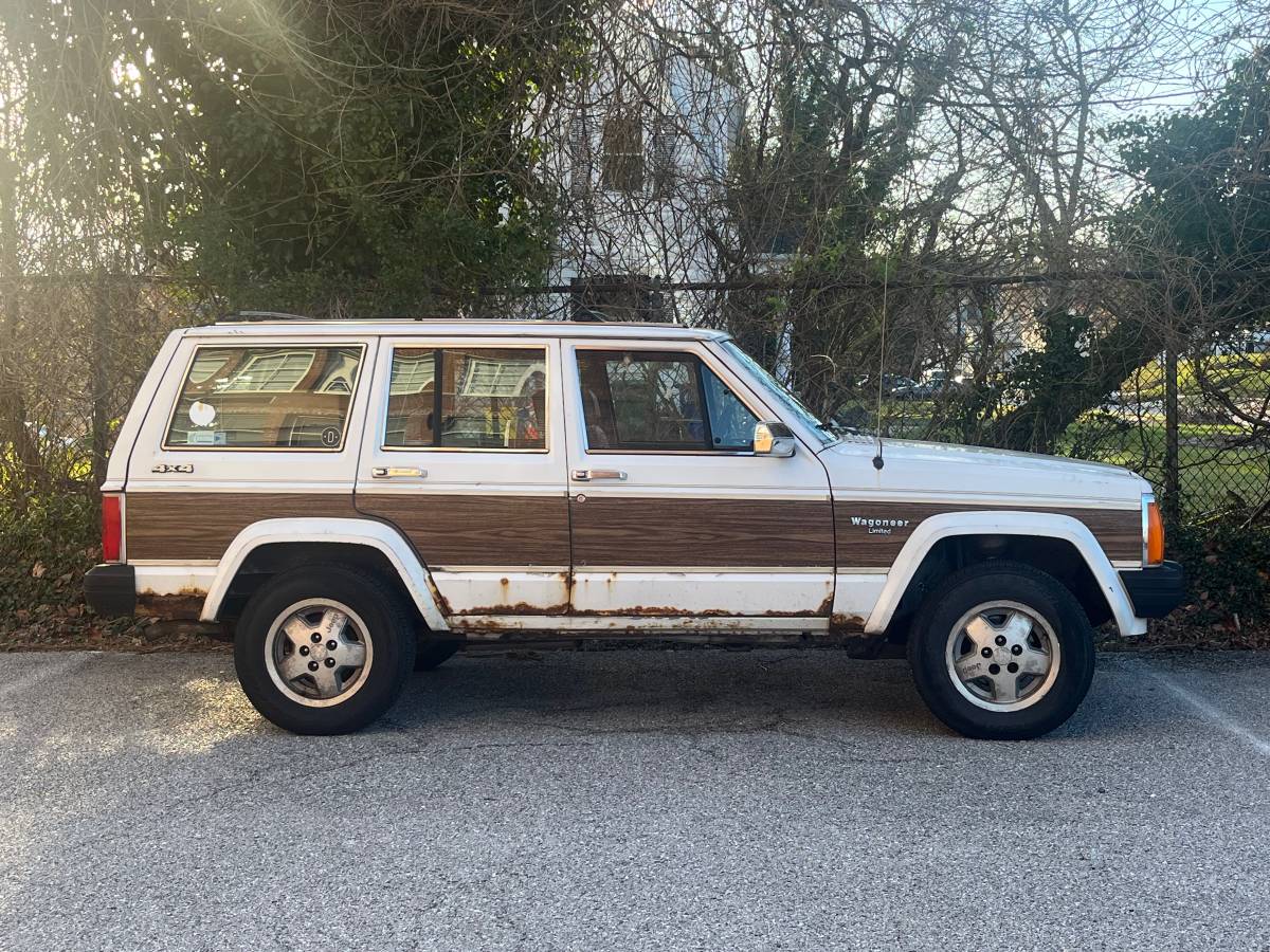 Jeep-Wagoneer-limited-1989-white-165762-1