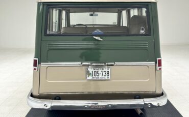 Jeep-Willys-Break-1963-Green-Tan-139667-3