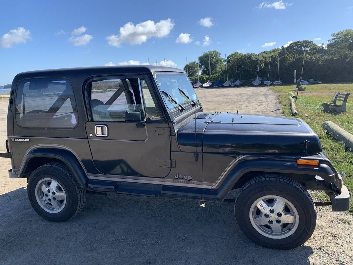 Jeep-Wrangler-1988-black-87709-17