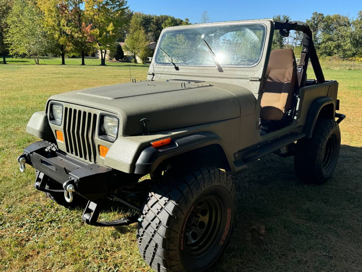 Jeep-Wrangler-1988-green-275472-1