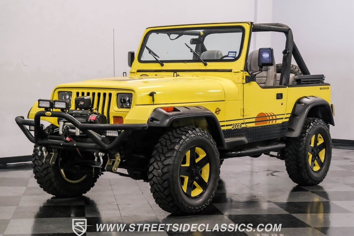 Jeep-Wrangler-1990-Yellow-Gray-112416-6