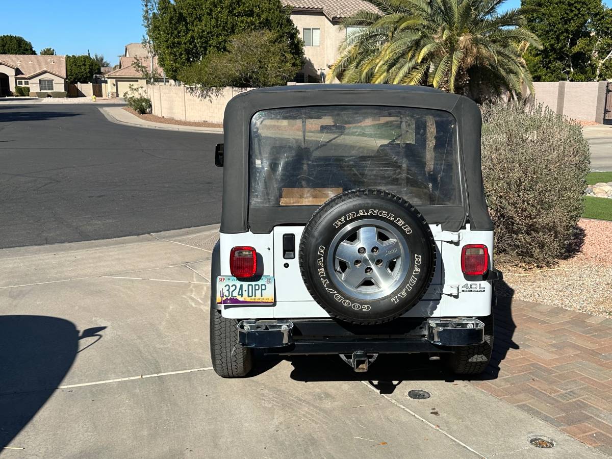 Jeep-Wrangler-1993-white-90123-4