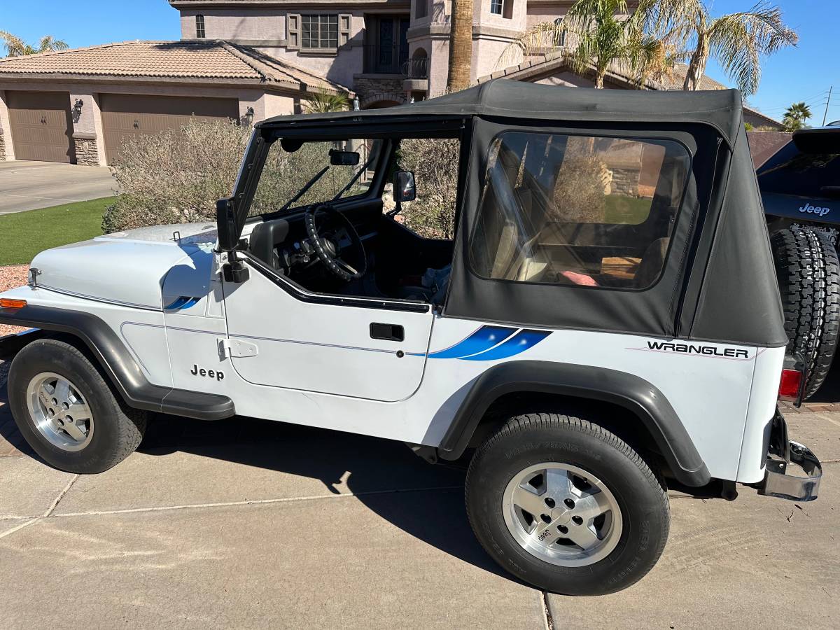 Jeep-Wrangler-1993-white-90123-5