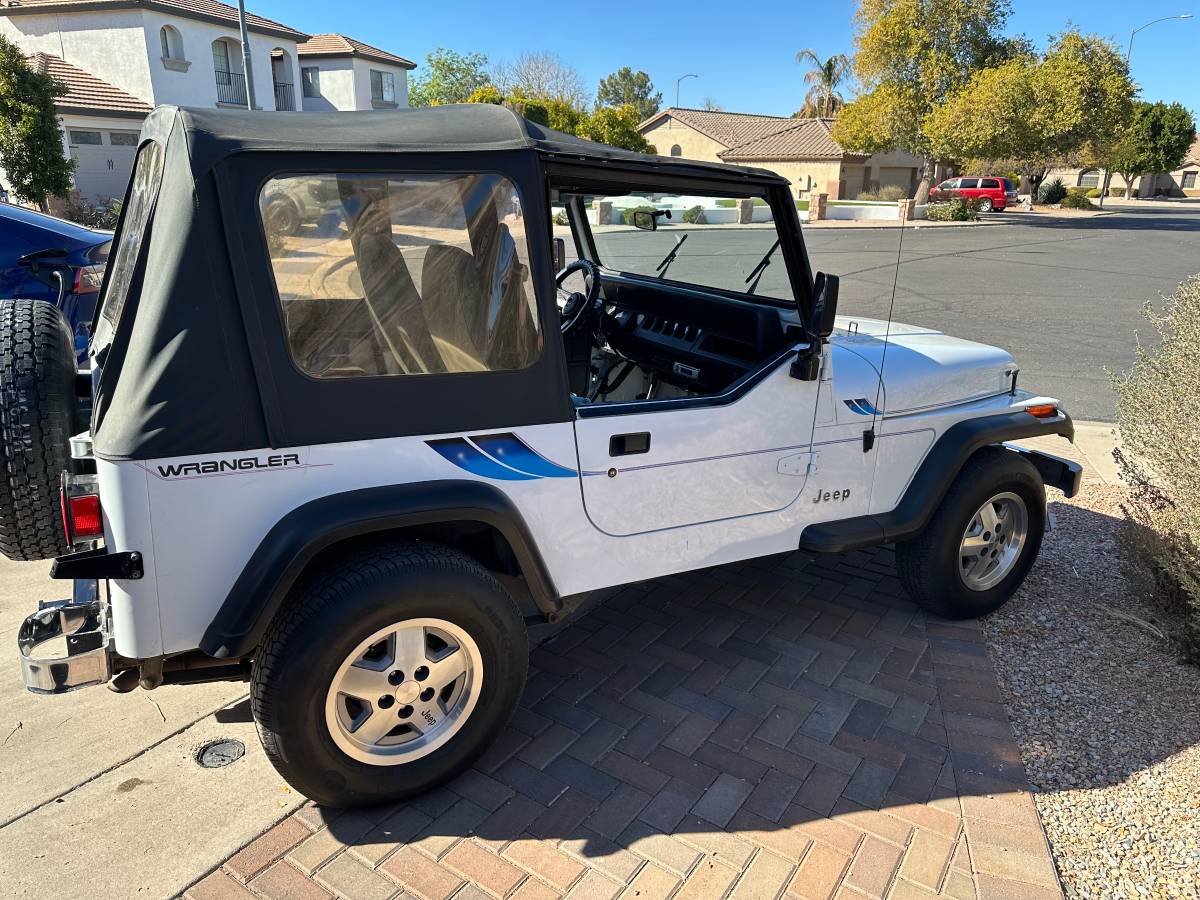 Jeep-Wrangler-1993-white-90123