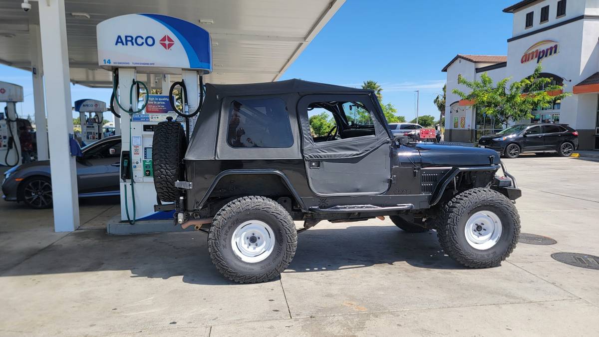 Jeep-Wrangler-1994-black-257494-2