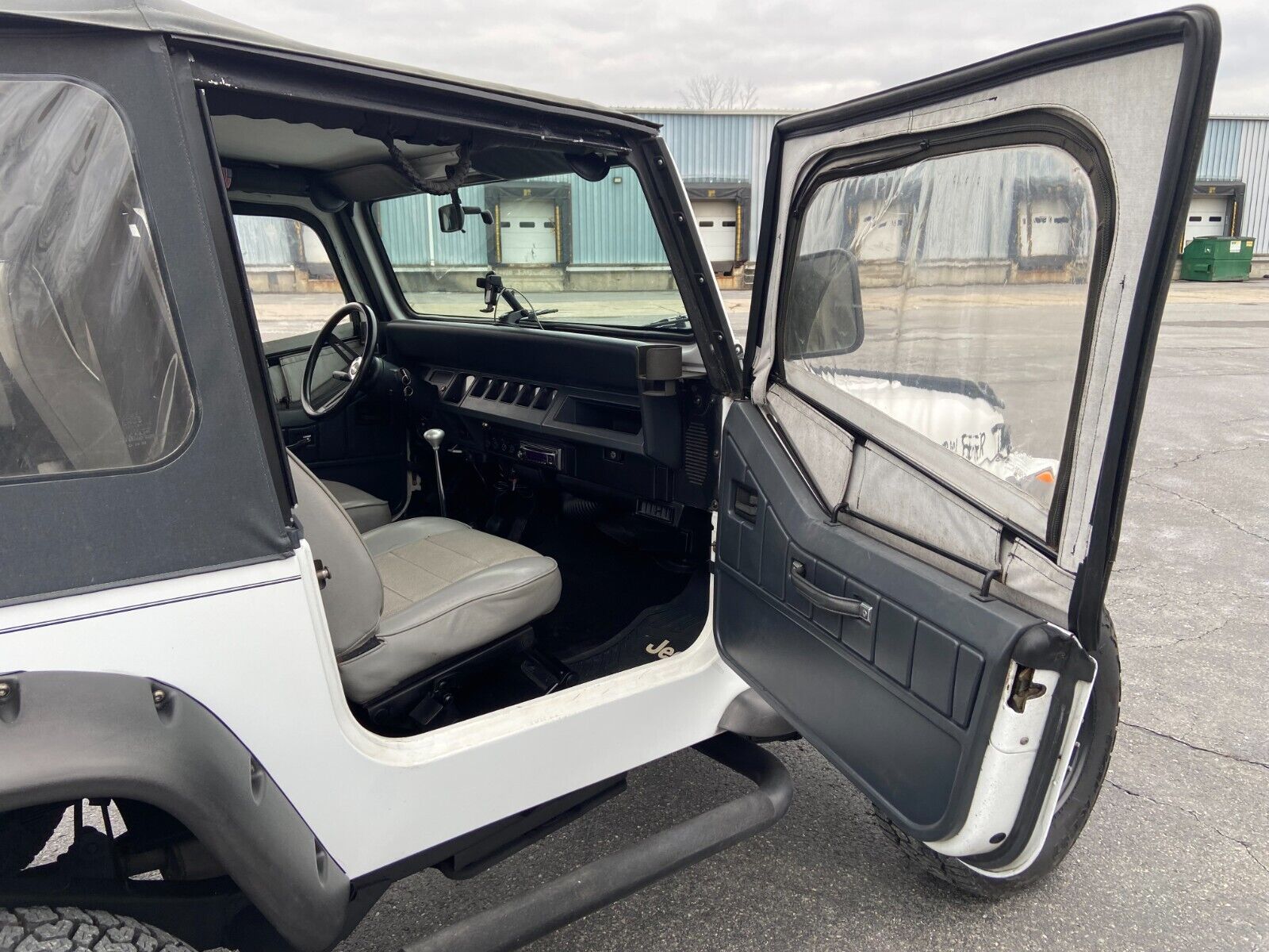 Jeep-Wrangler-1995-White-Gray-185915-29