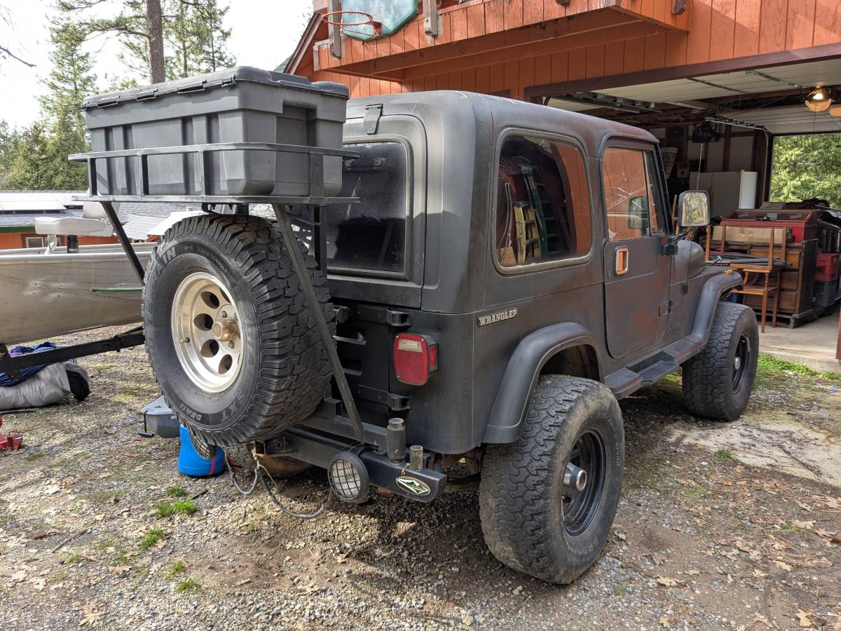 Jeep-Wrangler-sahara-1989-black-349357-1