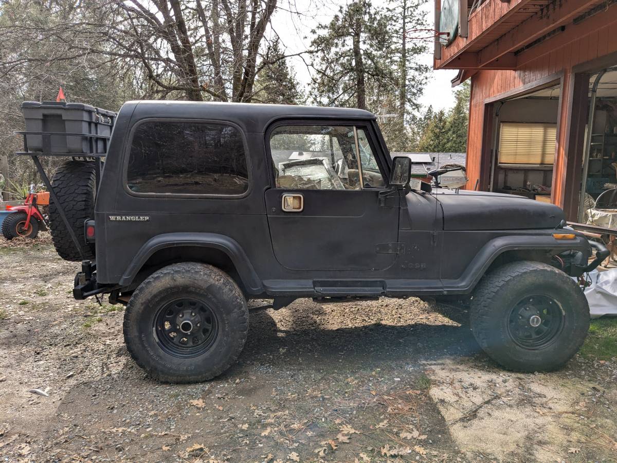 Jeep-Wrangler-sahara-1989-black-349357