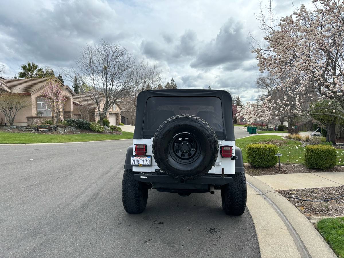 Jeep-Wrangler-yj-1994-white-270369-2