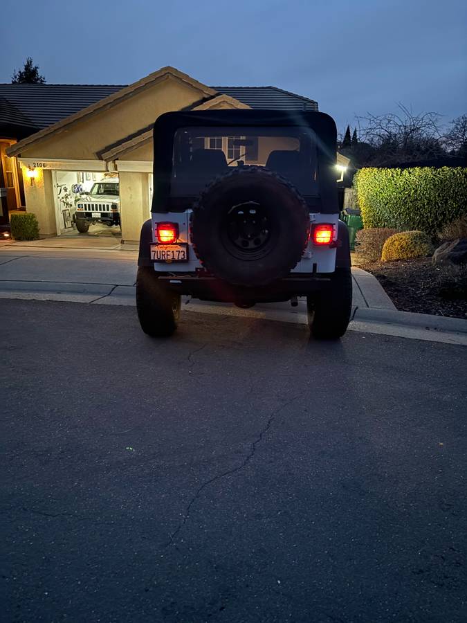 Jeep-Wrangler-yj-1994-white-270369-8