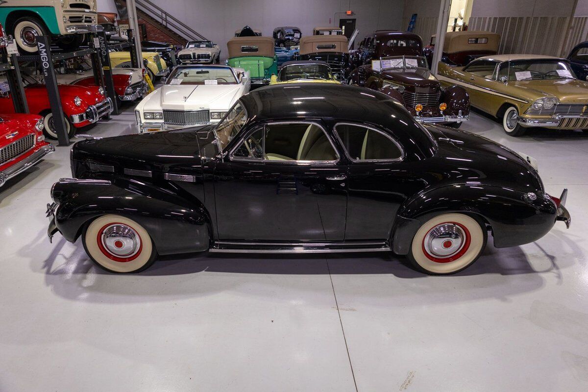 LaSalle-Series-52-Special-Coupe-Coupe-1940-Black-Tan-56329-11