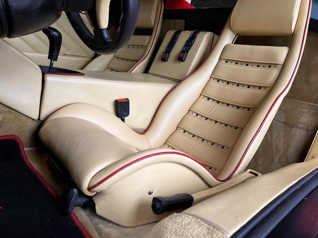 Lamborghini-Diablo-1994-Red-Beige-20921-23