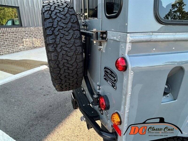 Land-rover-Defender-110-1990-grey-8047-10