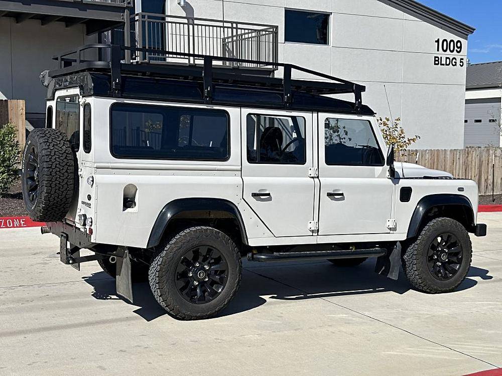 Land-rover-Defender-110-1990-white-1432-1