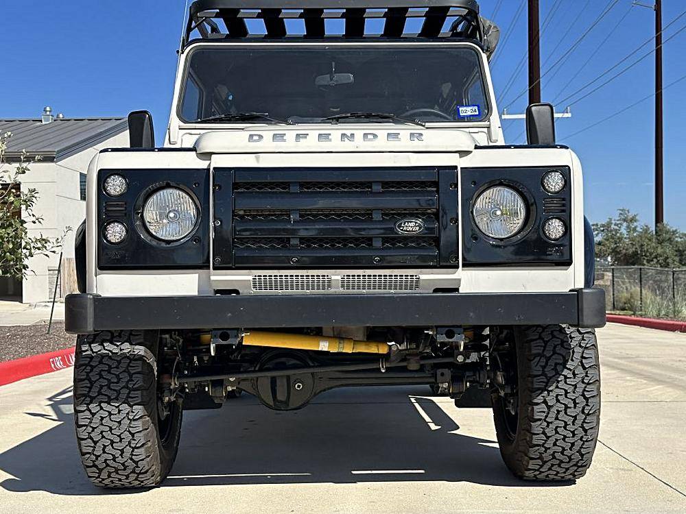 Land-rover-Defender-110-1990-white-1432-10