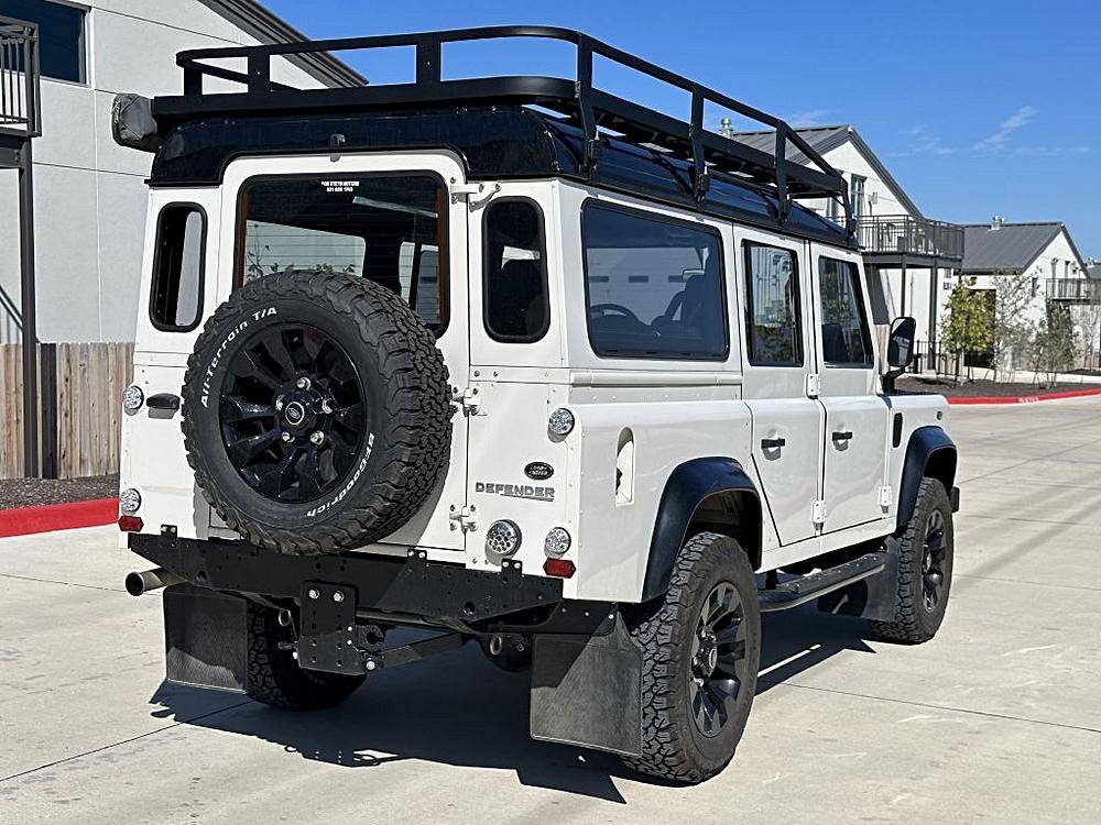 Land-rover-Defender-110-1990-white-1432-12