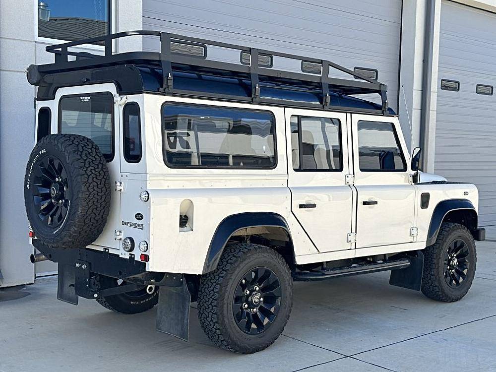 Land-rover-Defender-110-1990-white-1432-15