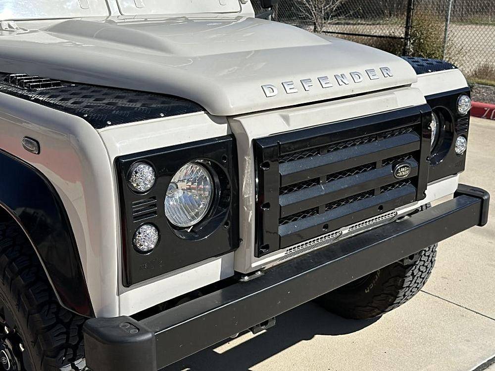 Land-rover-Defender-110-1990-white-1432-5