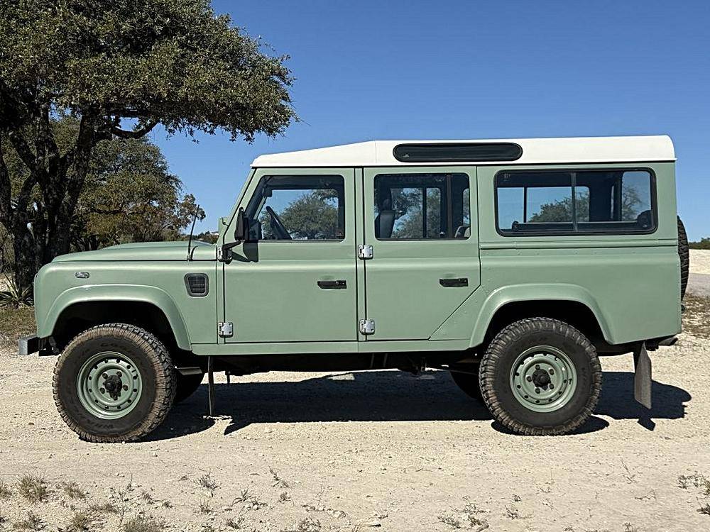 Land-rover-Defender-110-diesel-1992-green-5-1