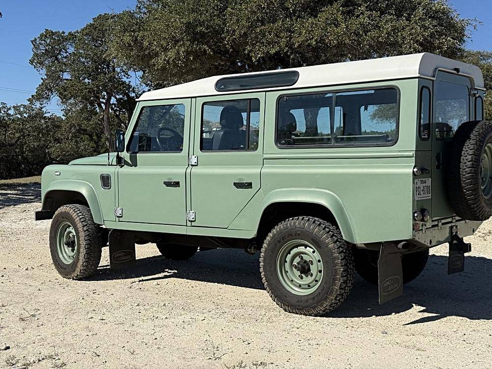 Land-rover-Defender-110-diesel-1992-green-5-2