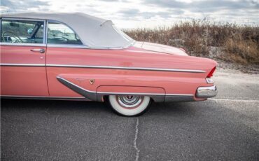 Lincoln-Capri-1955-Coral-White-93057-29