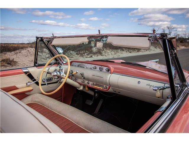 Lincoln-Capri-1955-Coral-White-93057-5