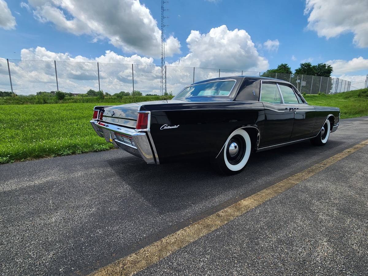 Lincoln-Continental-1968-black-107826-1