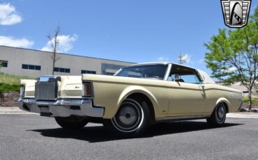 Lincoln-Continental-1970-Yellow-Gold-129440-2