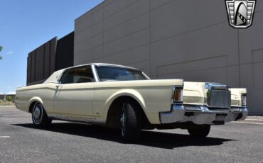 Lincoln-Continental-1970-Yellow-Gold-129440-8