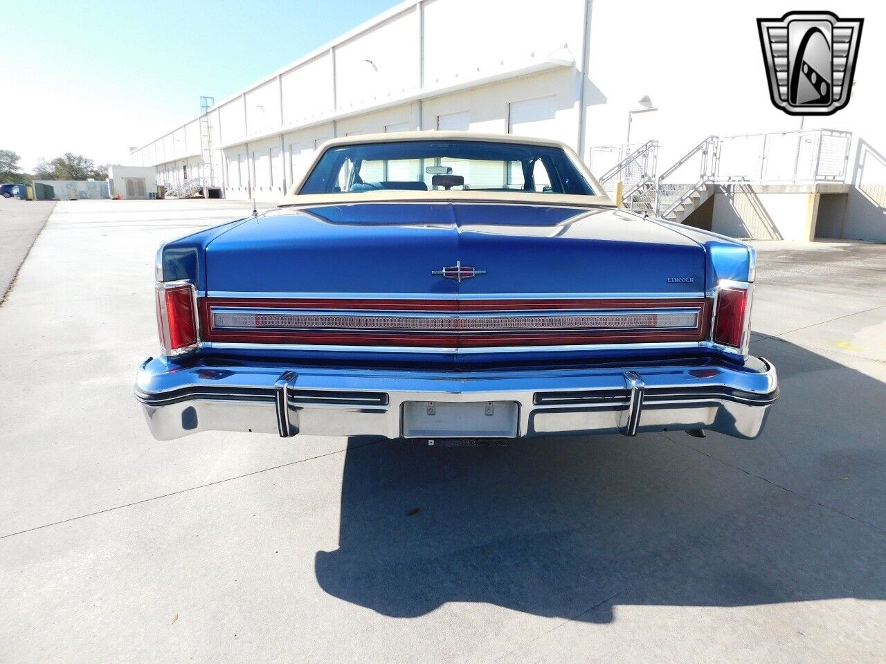 Lincoln-Continental-1976-Blue-Blue-75623-4