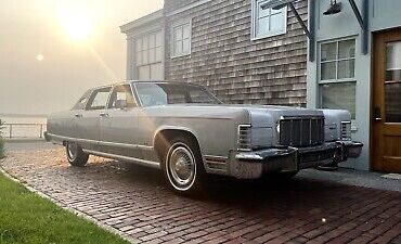 Lincoln-Continental-1976-Grey-93342-1