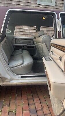 Lincoln-Continental-1976-Grey-93342-27