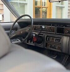 Lincoln-Continental-1976-Grey-93342-34