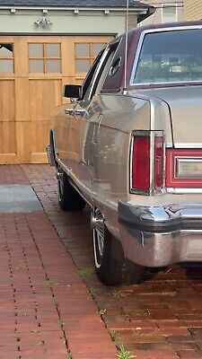 Lincoln-Continental-1976-Grey-93342-6