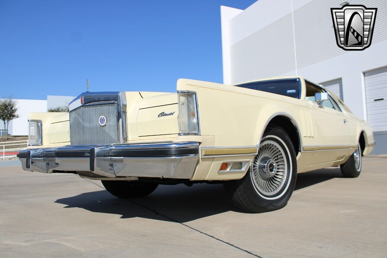 Lincoln-Continental-1977-Yellow-Yellow-72174-4